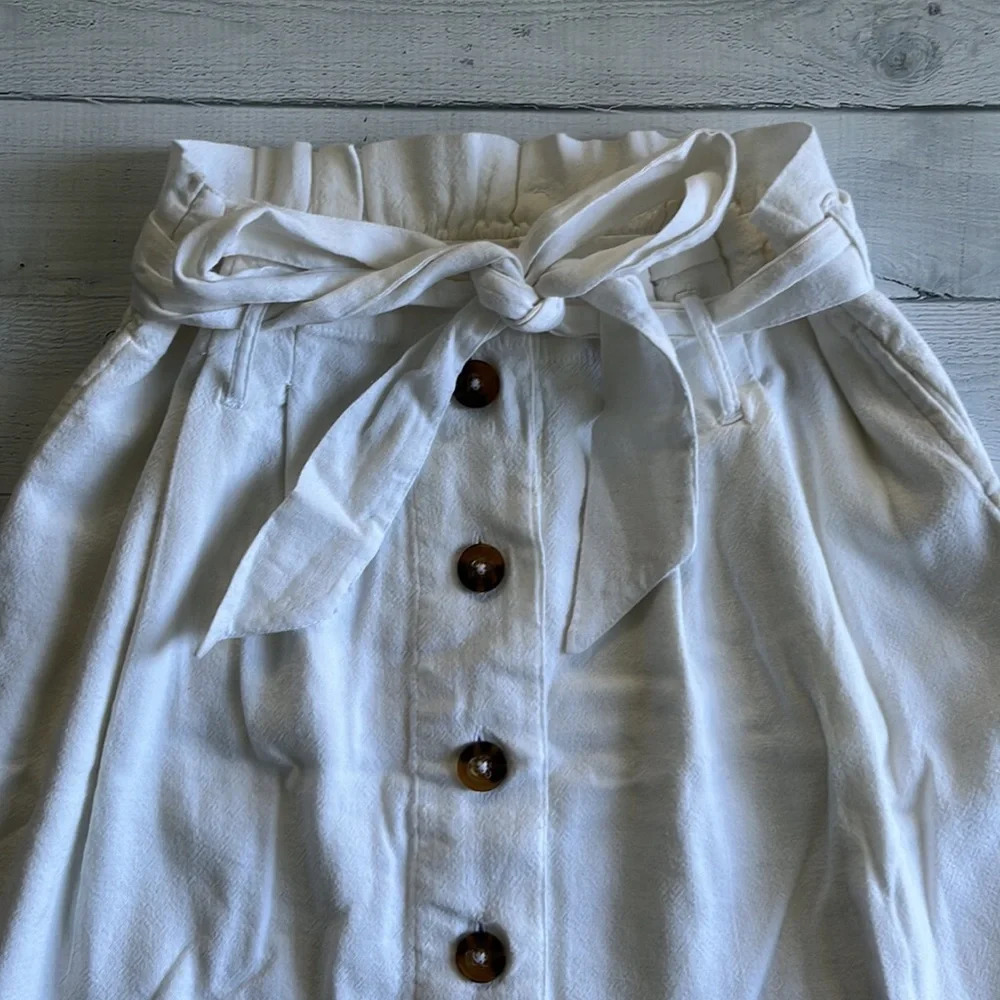 Hollister Ivory Ultra High Rise Belted Buttown Down Skirt Size S - Picture 2 of 4